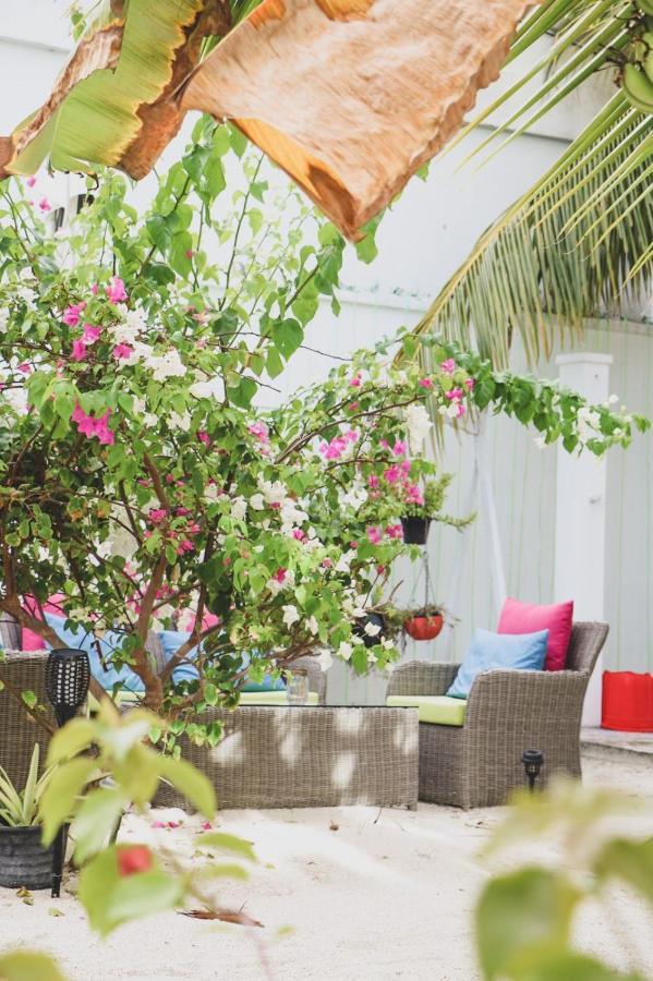 Fiyala Homestay Addu City Exterior foto